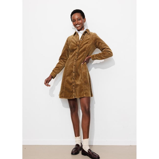 Robe en velours côtelé beige <span itemprop=