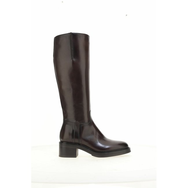 Klassische Stiefel aus Leder dunkelbraun <span itemprop=