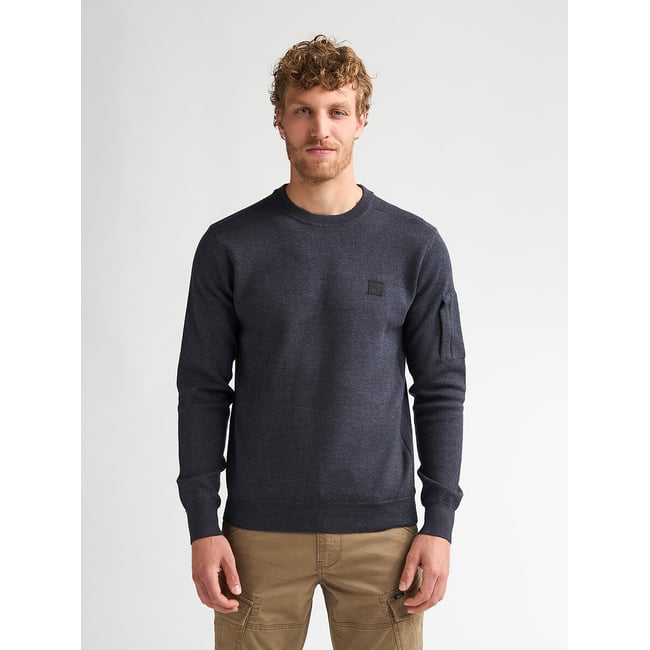 Trui in fijn tricot met ronde hals <span itemprop=