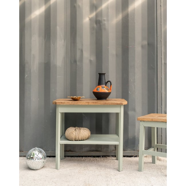 Table d'appoint en bois vert d'eau Francine N°1087 - Bon état Couleur bois foncé <span itemprop=