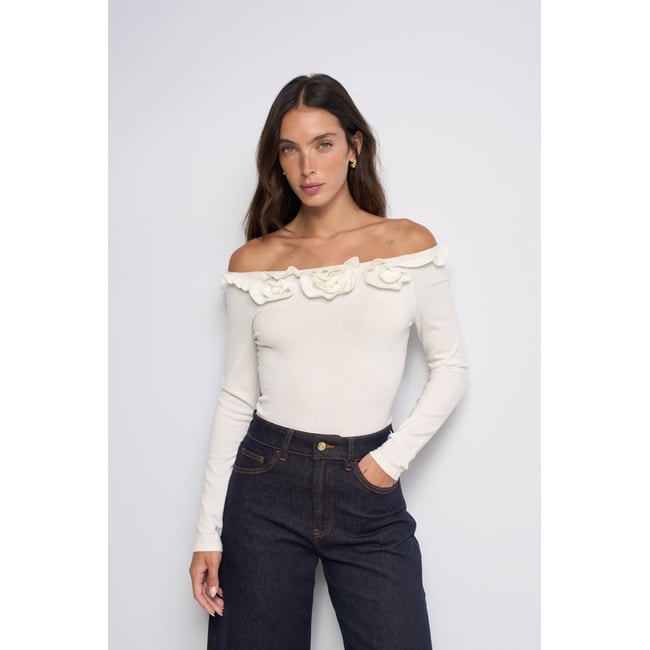PULL À APPLIQUES FLORALES 3D beige <span itemprop=