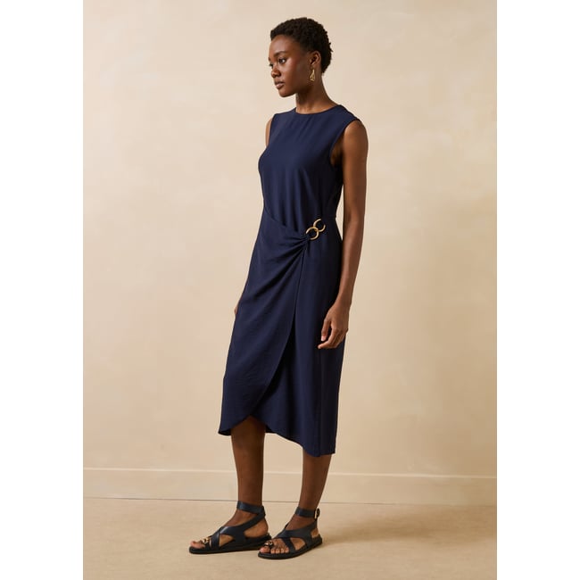 Robe midi sans manches cintrée marine <span itemprop=
