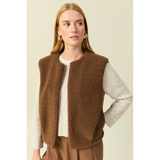 Gilet sans manches bouclette col rond marron <span itemprop=