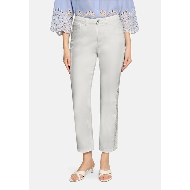 Jean Regular Fit à motif ajouré blanc <span itemprop=