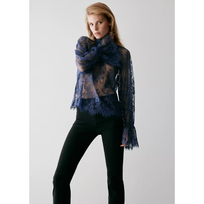 Blouse dentelle fleurie bleu <span itemprop=