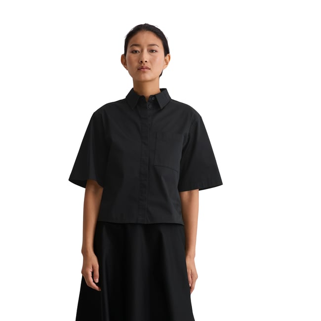 Blouse en satin boxy en mélange de coton organique bleu fooncé <span itemprop=