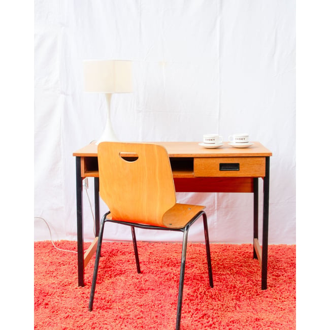Bureau en chêne Yvan N°591 - Bon état Couleur bois clair <span itemprop=