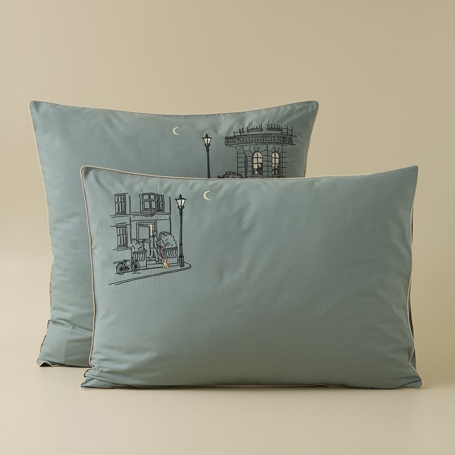 Taie d'oreiller brodée LONDRES vert sauge <span itemprop=