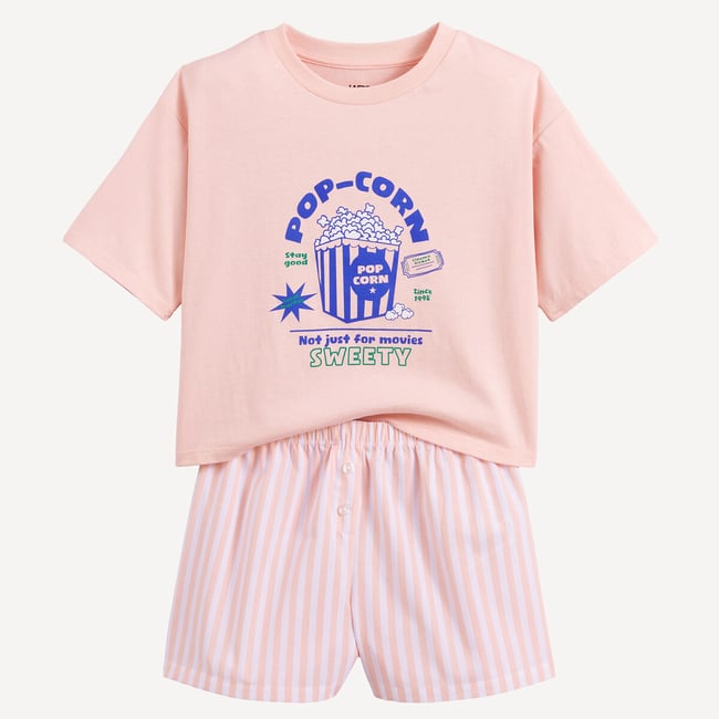Pyjashort avec haut en jersey, short en popeline, imprimés pop-corn et rayures assortis <span itemprop=