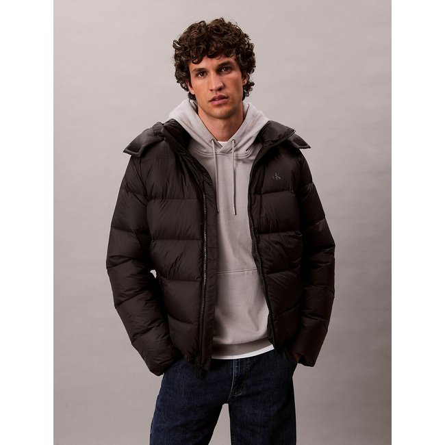 Doudoune à capuche noir <span itemprop=