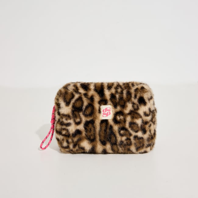 Trousse motif léopard marron camel <span itemprop=