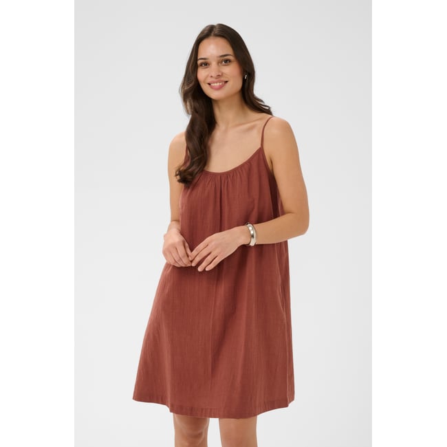 Robe marron henna <span itemprop=