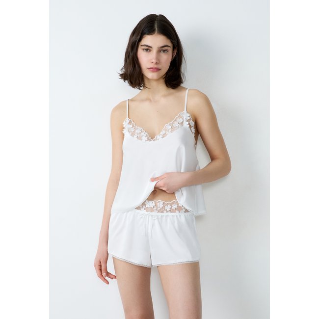 Short de pyjama satiné détails dentelle AMOUR blanc <span itemprop=