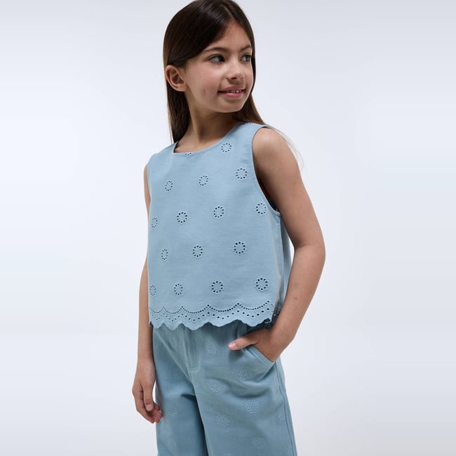Top brodé en coton alaska <span itemprop=