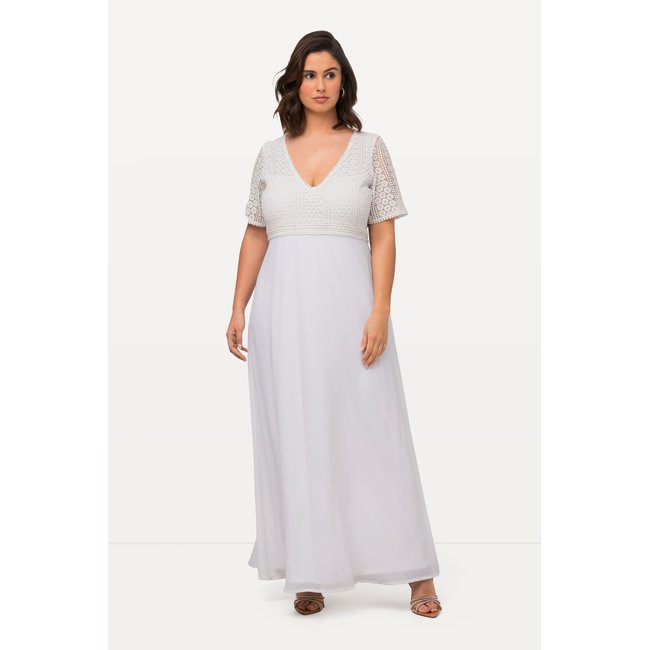 Robe de mariée au style bohème blanc cassé <span itemprop=
