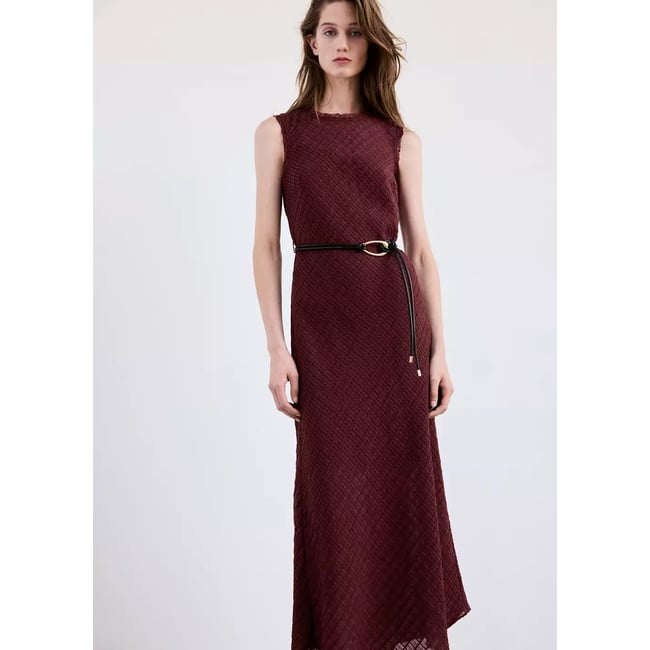 Robe texturée ceinture bordeaux <span itemprop=