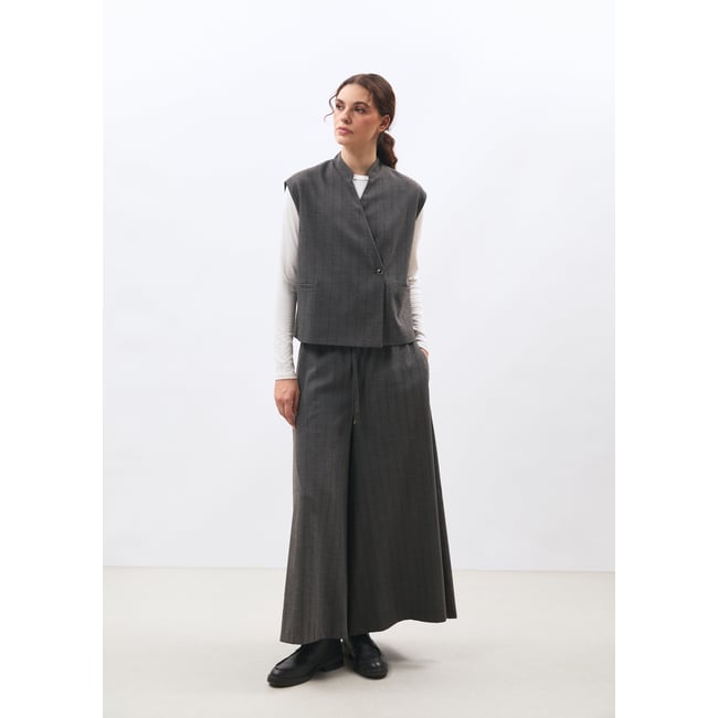 Pantalon large à rayures en flanelle anthracite/bordeaux <span itemprop=