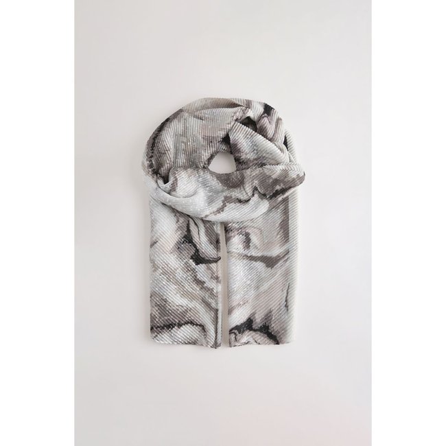 Foulard léger plissé à effet marbré noir et blanc <span itemprop=