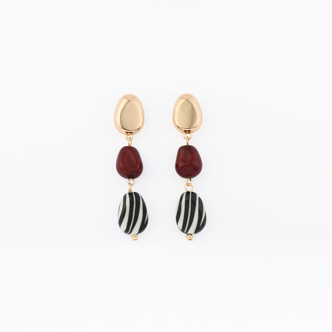 Boucles d'oreilles pendantes à galets en résine motif zèbre bordeaux <span itemprop=