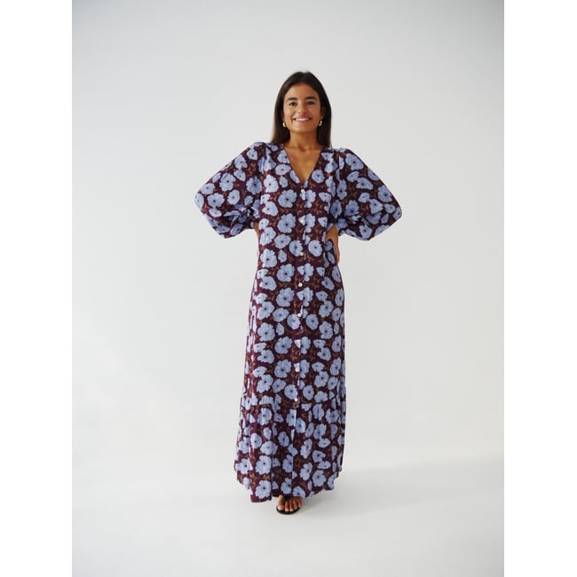 Robe longue fleurie boutonnée MICAELA bleu ciel / violet <span itemprop=