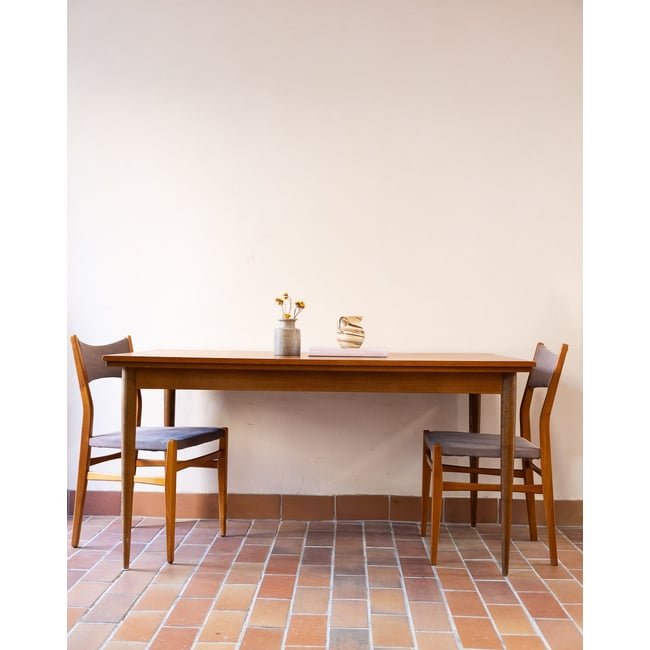 Table à manger scandinave Karla N°1251 - Bon état Couleur bois clair <span itemprop=