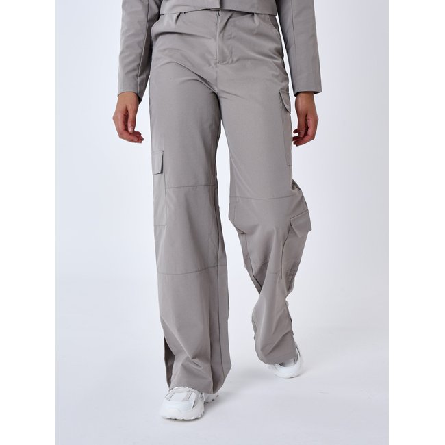 Pantalon cargo à fente taupe <span itemprop=