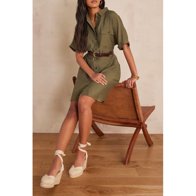 Robe LAYA kaki <span itemprop=