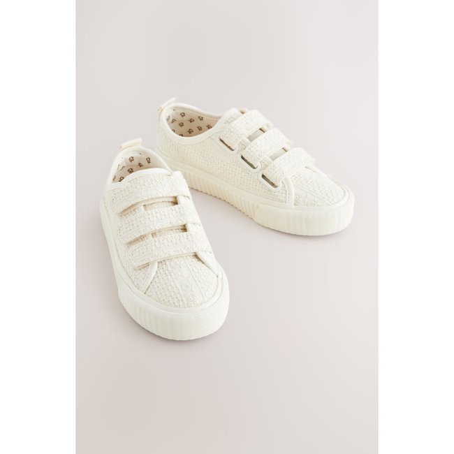 Baskets à fermeture scratch broderie blanche neutre <span itemprop=