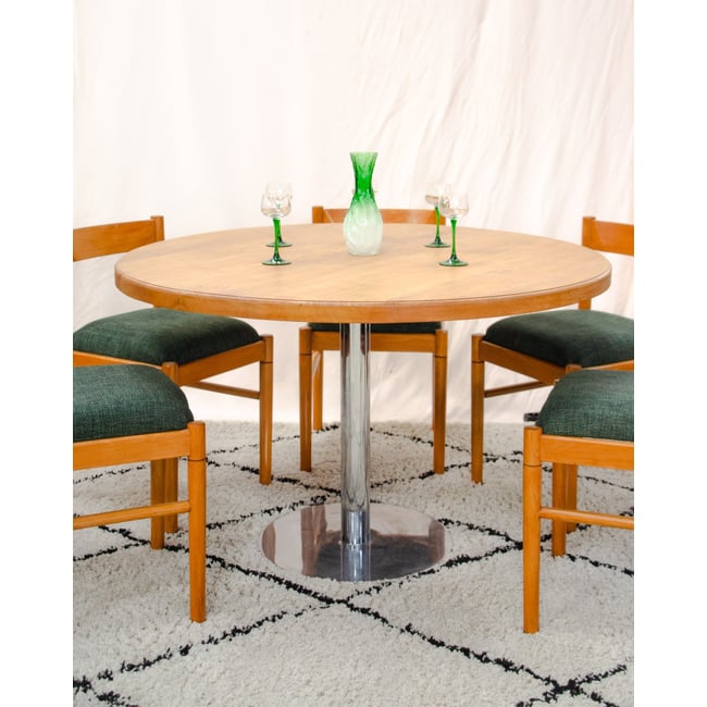 Table à manger ronde en frêne et métal chromé Karla N°1313 - Bon état Couleur bois clair <span itemprop=