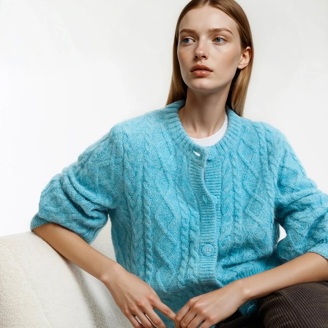 Cardigan torsadé, alpaga et laine mélangés bleu grisé <span itemprop=
