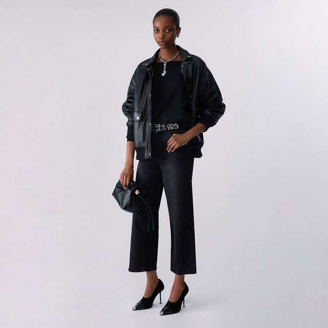 Pantalon évasé court denim noir <span itemprop=