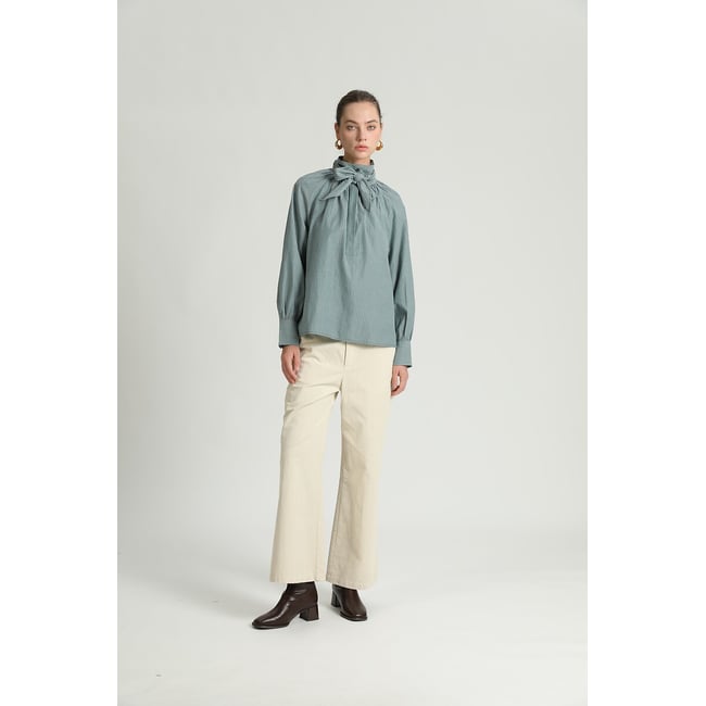 Blouse ample, nœud montant bleu <span itemprop=