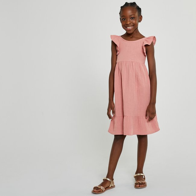 Vestido comprido, de cavas, com folhos, em gaze de algodão rosa <span itemprop=