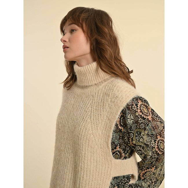 Sleeveless turtleneck jumper sweater in chunky knit ecru Molly Bracken La Redoute