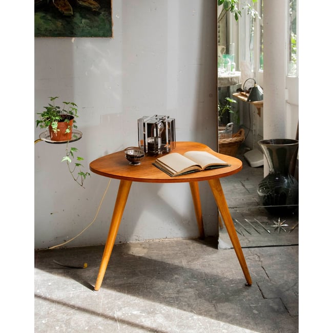 Table basse courbe aux pieds compas Donna N°1550 - Bon état Couleur bois foncé <span itemprop=