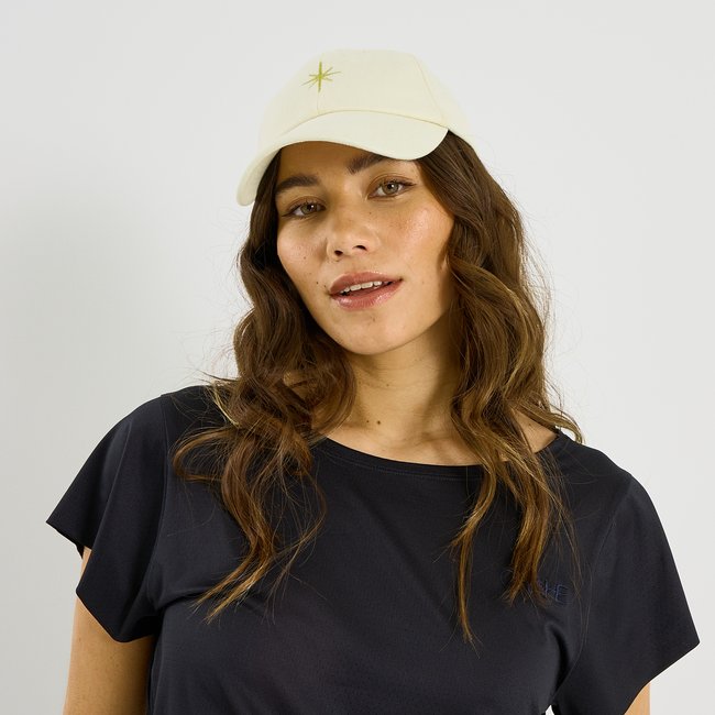 Casquette unie avec broderie blanc cassé ecru <span itemprop=