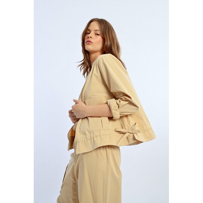 Veste droite, zippée beige clair <span itemprop=