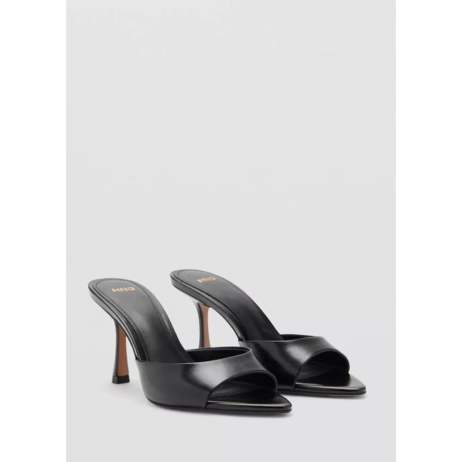 Sandales pointues à talon noir <span itemprop=