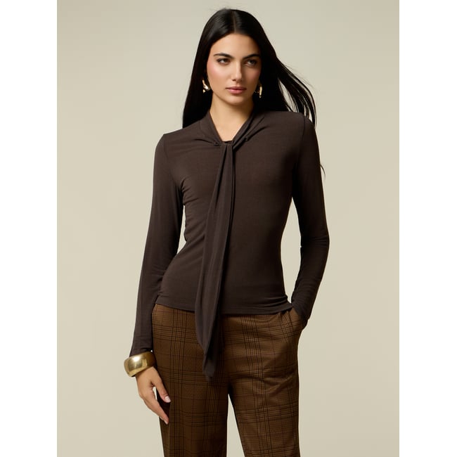 T-shirt avec nœud marron <span itemprop=