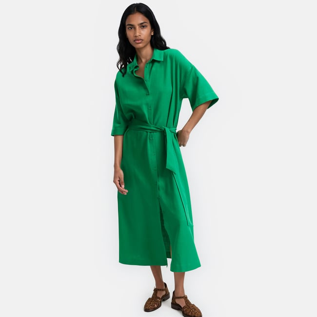 Robe chemise longue manches coudes ceinturée vert <span itemprop=