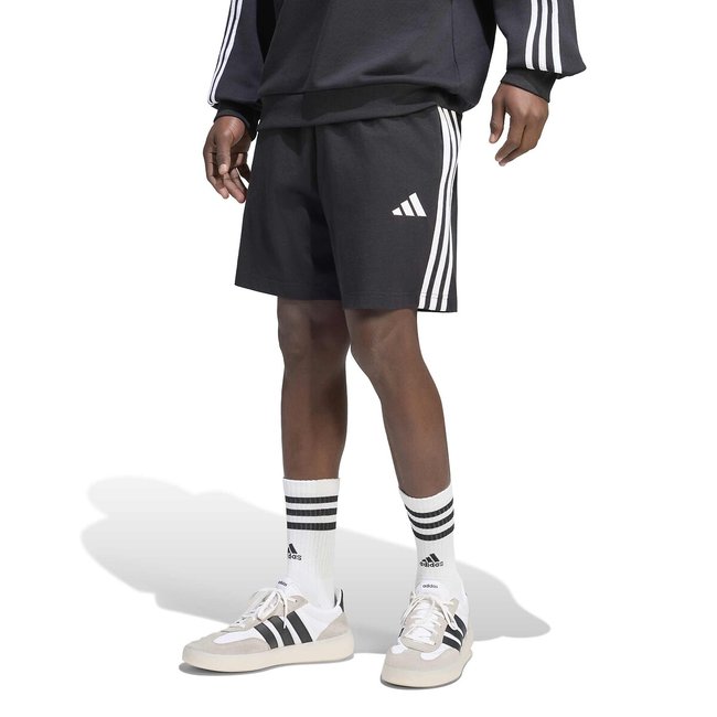 Short, longueur genou, ESSENTIALS noir <span itemprop=