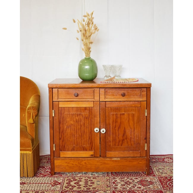 Petit buffet en bois Gilbert N°1720 - Bon état Couleur bois clair <span itemprop=