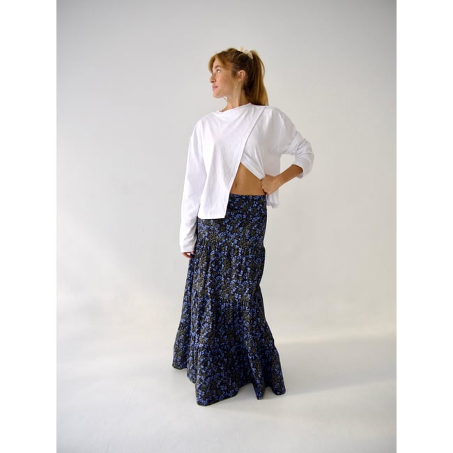 Jupe longue fleurie à étages MAR bleu marine / vert <span itemprop=