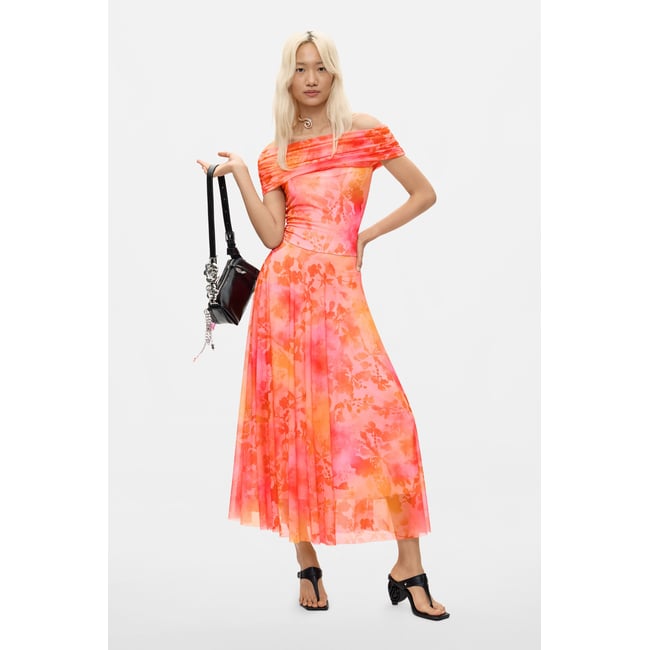 Robe longue en mesh rose <span itemprop=