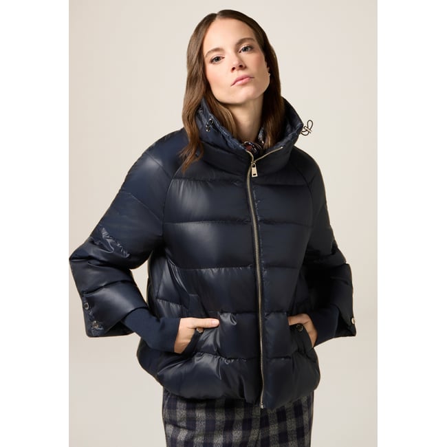 Veste matelassée courte bleu <span itemprop=