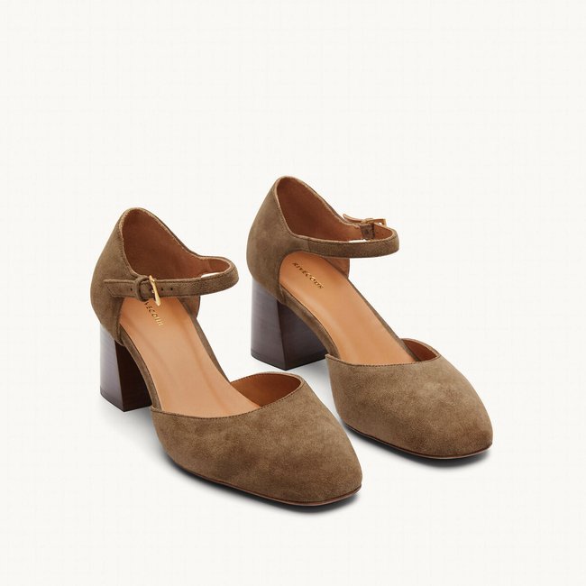 Sapatos com presilha, em pele camurça, n°619 avelã <span itemprop=