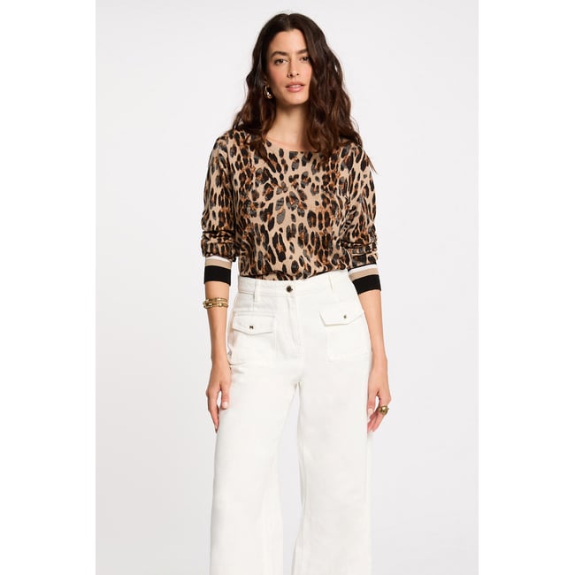 Pull col rond imprimé léopard multicolore <span itemprop=