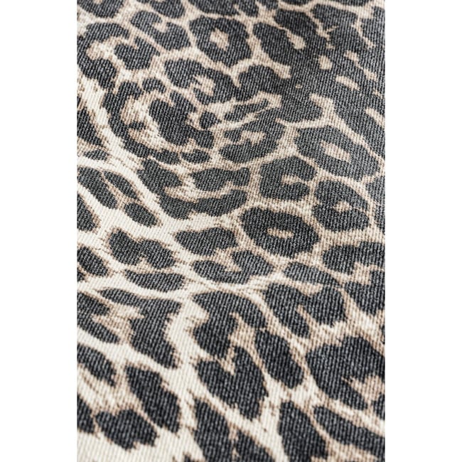 Jean coupe droite sablier 100 % coton imprimé léopard <span itemprop=