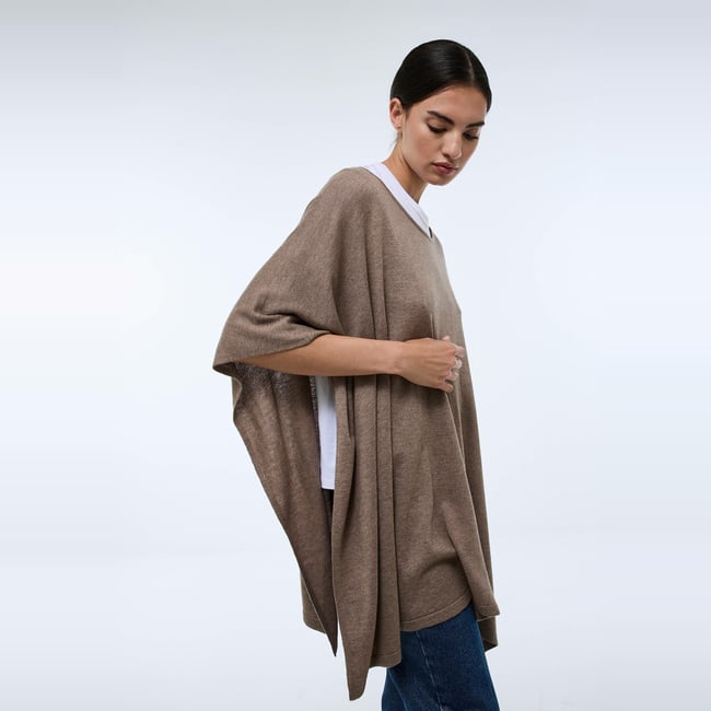Poncho contenant de la laine et du cachemire beige chine fonce <span itemprop=