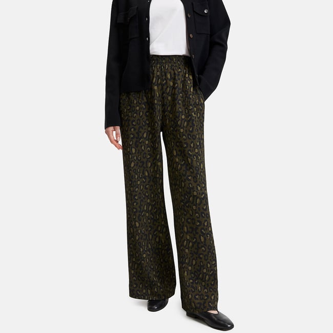Weit geschnittene, fliessend fallende Hose mit Leopardenmuster und Dehnbund leopardenprint/khaki <span itemprop=